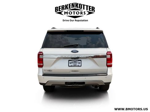 Used 2018 Ford Expedition XLT w/ Equipment Group 202A AWD/4WD image 4