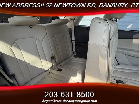 Used 2018 Audi Q7 3.0T Prestige w/ Prestige Package AWD/4WD image 32
