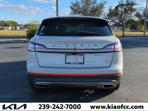 Used 2020 Lincoln Nautilus Reserve w/ Equipment Group 201A image 6