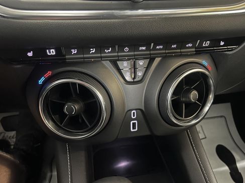 Used 2025 Chevrolet Blazer LT AWD/4WD image 15