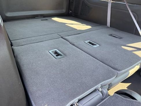 Used 2022 Chevrolet Suburban Z71 w/ Z71 Off-Road Package image 32