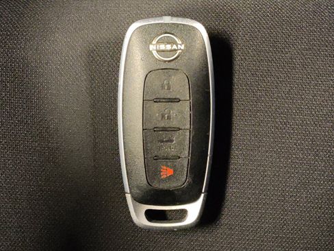 Used 2025 Nissan Sentra SV FWD image 32