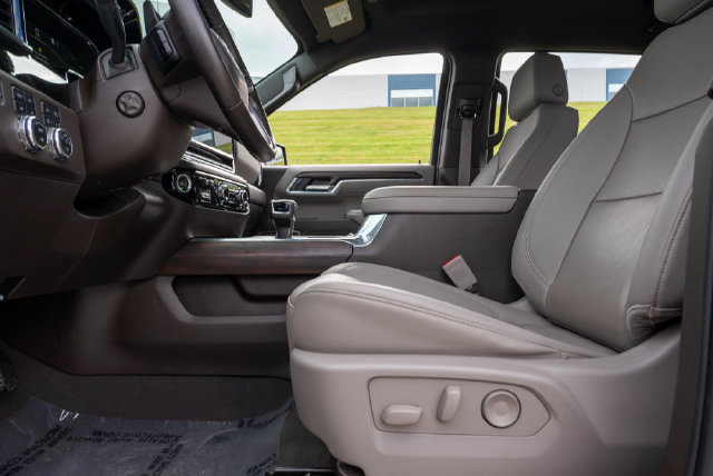 Used 2023 GMC Sierra 1500 SLT w/ SLT Premium Plus Package AWD/4WD image 12