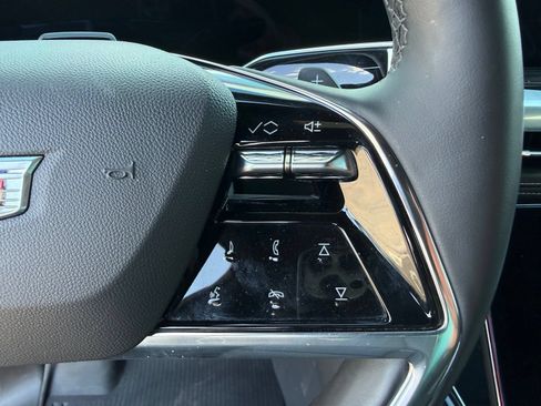 Used 2025 Cadillac Escalade Sport w/ LPO, Floor Liner Package AWD/4WD image 22
