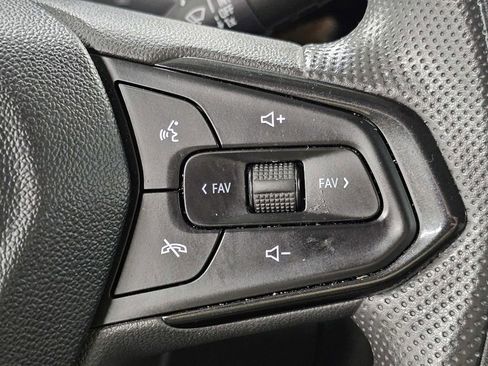 Used 2024 Chevrolet Trax LS w/ LS Convenience Package FWD image 32