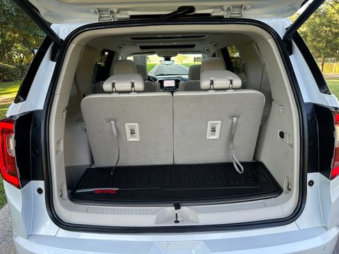 Used 2022 GMC Acadia Denali w/ Denali Technology Package image 37