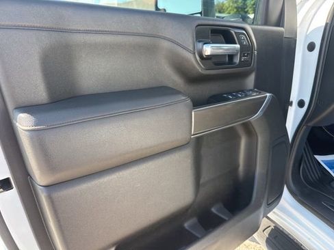 Used 2023 GMC Sierra 2500 AT4 AWD/4WD image 15