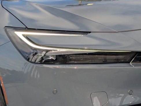 Used 2024 Toyota Prius XLE image 10