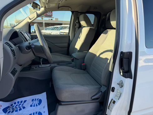 Used 2020 Nissan Frontier S image 14