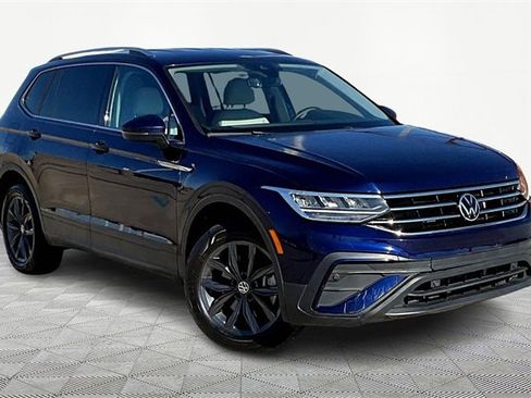 Used 2023 Volkswagen Tiguan SE image 11