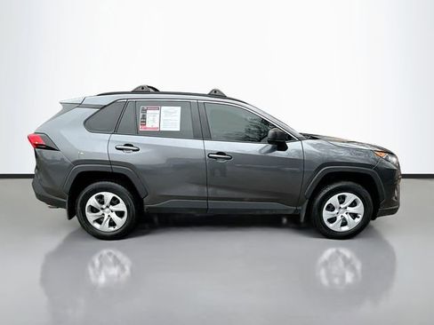 Used 2020 Toyota RAV4 LE image 5
