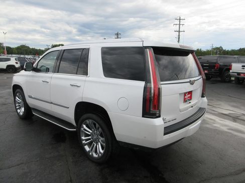 Used 2018 Cadillac Escalade Luxury w/ LPO, Radiant Package AWD/4WD image 9