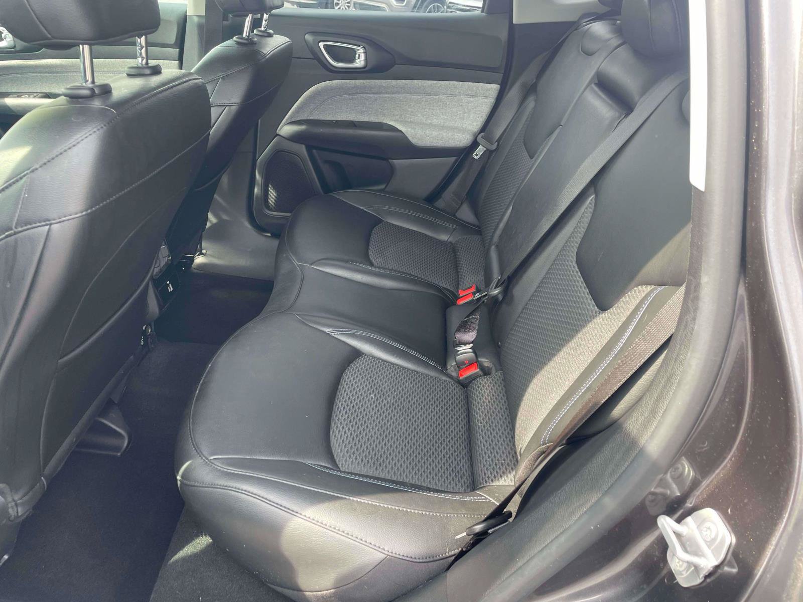 Used 2022 Jeep Compass Latitude w/ Convenience Group AWD/4WD image 15