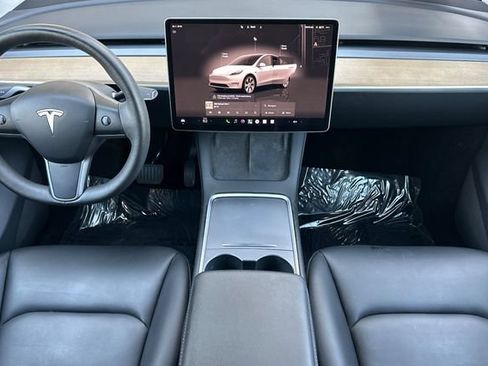 Used 2023 Tesla Model Y AWD image 15