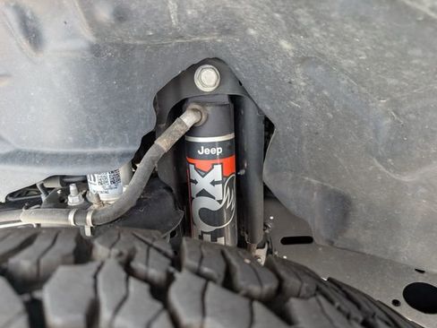 Used 2021 Jeep Gladiator Mojave AWD/4WD image 9