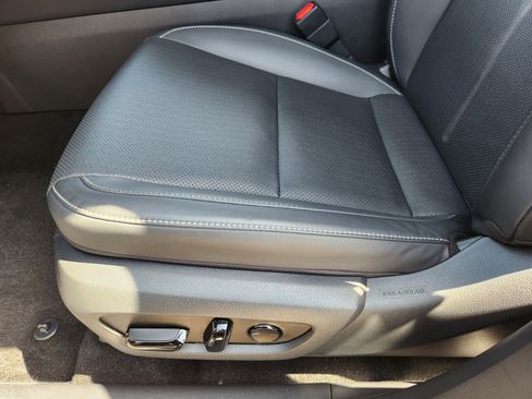Used 2025 Lexus RX 350 Premium w/ Accessory Package (Z1) FWD image 31