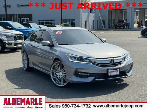 Used 2017 Honda Accord Sport image 1