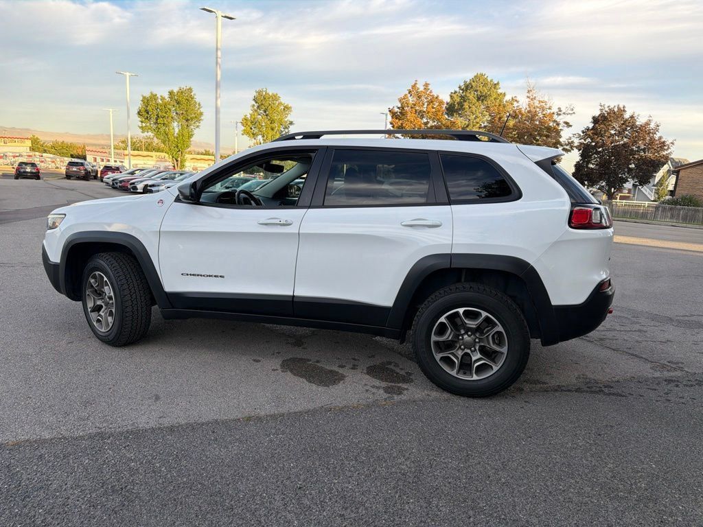 Used 2021 Jeep Cherokee Trailhawk w/ Comfort/Convenience Group AWD/4WD image 11