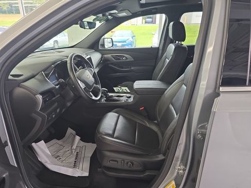 Used 2023 Chevrolet Traverse LT w/ LT Premium Package AWD/4WD image 15