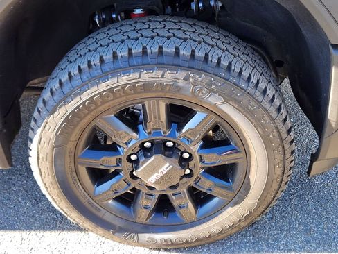 Used 2025 GMC Sierra 3500 AT4 w/ AT4 Premium Plus Package image 15