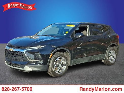 Used 2024 Chevrolet Blazer LT image 1