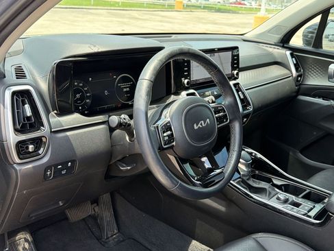 Used 2023 Kia Sorento SX FWD image 4
