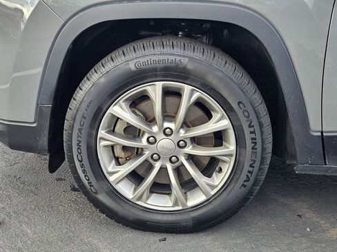 Used 2022 Jeep Cherokee Latitude Lux w/ Mopar Interior Package image 41