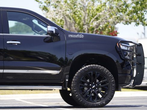 Used 2024 Chevrolet Silverado 1500 High Country AWD/4WD image 6