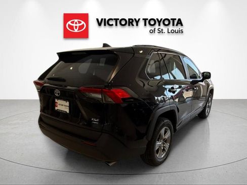 Used 2025 Toyota RAV4 XLE image 3