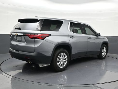 Used 2023 Chevrolet Traverse LS FWD image 5
