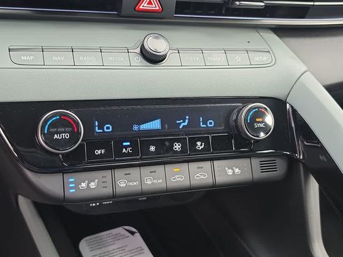 New 2026 Hyundai Elantra Limited FWD image 32