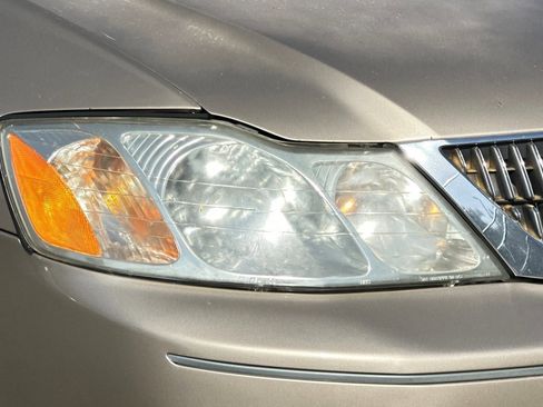 Used 2002 Toyota Avalon XLS FWD image 11