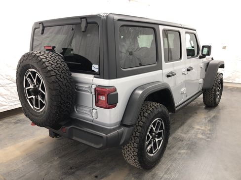 Certified 2024 Jeep Wrangler Unlimited Rubicon w/ Convenience Group AWD/4WD image 5