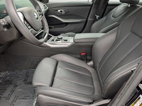 Used 2025 BMW 330i Sedan w/ M Sport Package RWD image 17