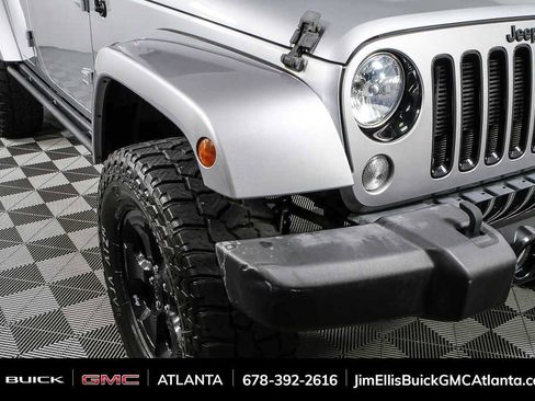 Used 2015 Jeep Wrangler Unlimited Sahara AWD/4WD image 33