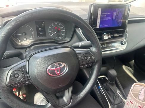Used 2025 Toyota Corolla LE FWD image 9