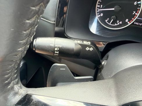 Used 2023 Nissan Pathfinder SV FWD image 29