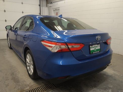 Used 2019 Toyota Camry LE FWD image 5