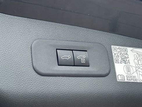 Certified 2025 Toyota Crown Signia XLE image 33