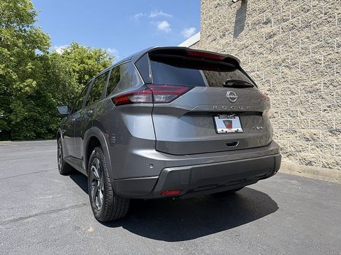 Used 2024 Nissan Rogue SV AWD/4WD image 6