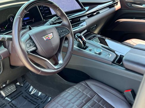 Used 2023 Cadillac Escalade ESV Sport Platinum w/ LPO, ONYX Package AWD/4WD image 2