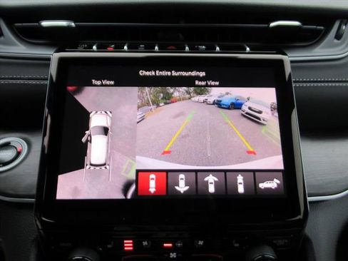 New 2025 Jeep Grand Cherokee Limited w/ Luxury Tech Group II image 23