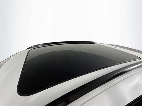 Certified 2026 Porsche Macan image 23