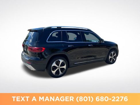 Used 2025 Mercedes-Benz GLB 250 4MATIC image 5