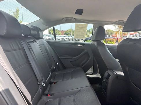 Used 2014 Volkswagen Jetta SE FWD image 14
