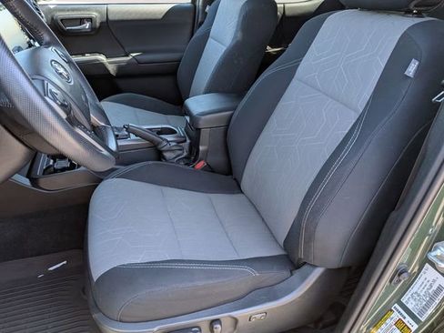 Used 2021 Toyota Tacoma TRD Sport w/ Technology Package image 26