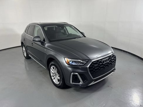 Used 2023 Audi Q5 2.0T Premium w/ Convenience Package AWD/4WD image 29