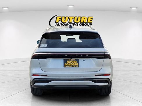 New 2026 Lincoln Nautilus Reserve image 4