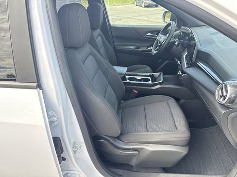 Used 2025 Chevrolet Equinox LT AWD/4WD image 23