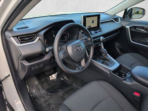 Used 2025 Toyota RAV4 XLE FWD image 10